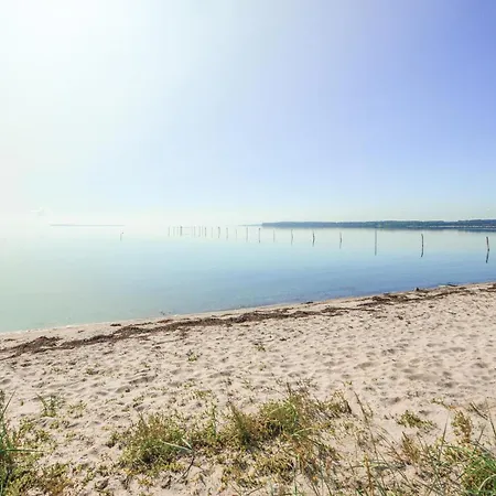 Two-bedroom In Bjert Nyaraló *